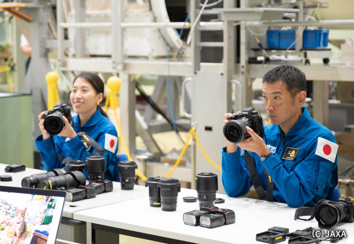 From left to right: Ayu Yoneda, Makoto Suwa